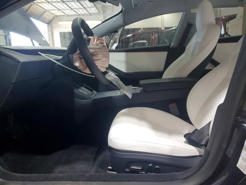 2025 TESLA MODEL 3 7