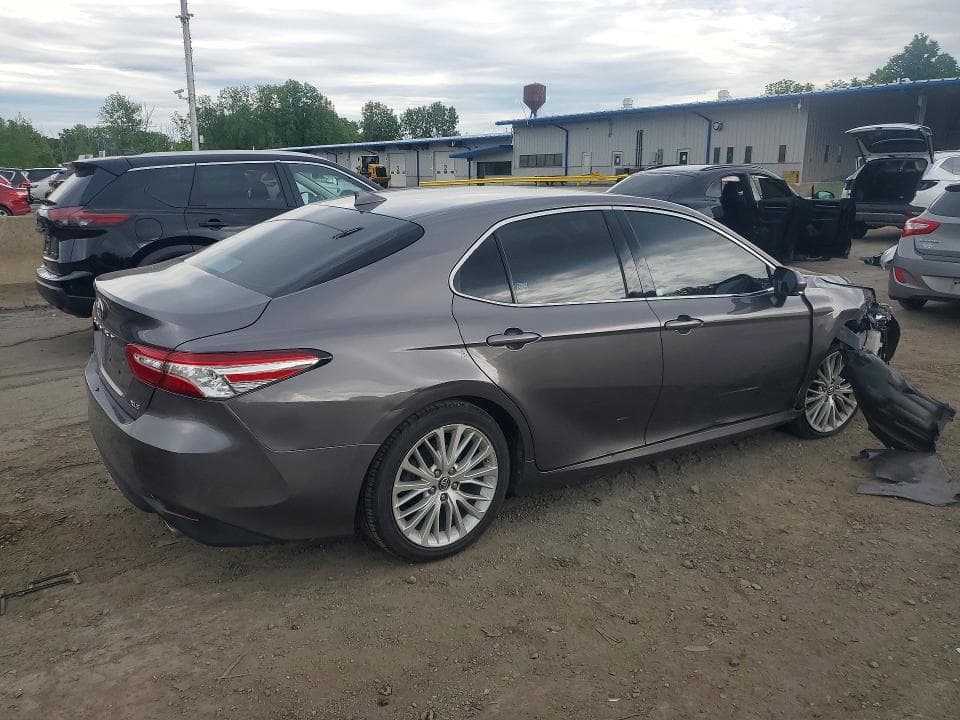 2019 TOYOTA CAMRY XLE XLE 4