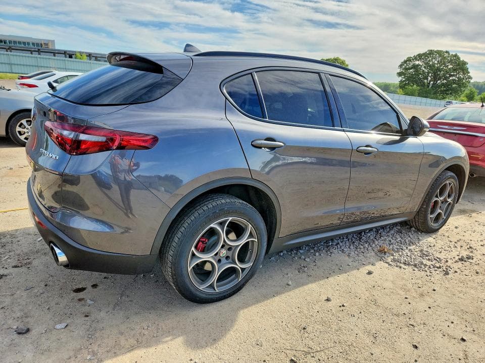 2018 ALFA ROMEO STELVIO SPORT 3