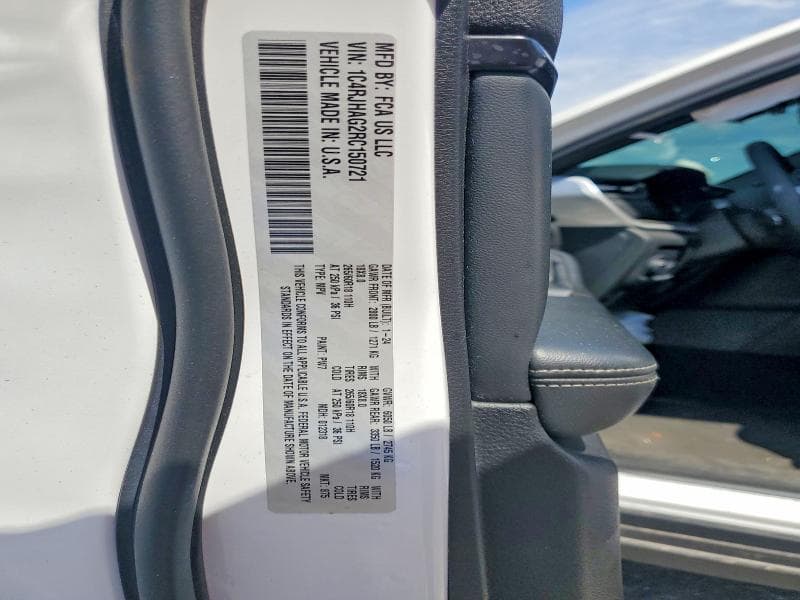 2024 JEEP GRAND CHEROKEE LAREDO 12