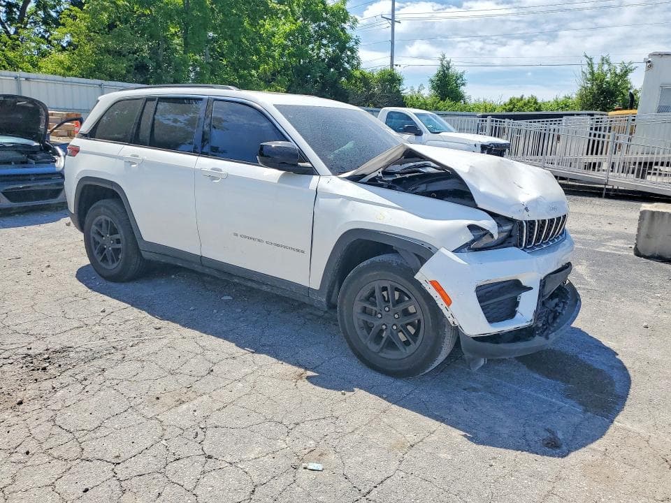 2024 JEEP GRAND CHEROKEE LAREDO 4