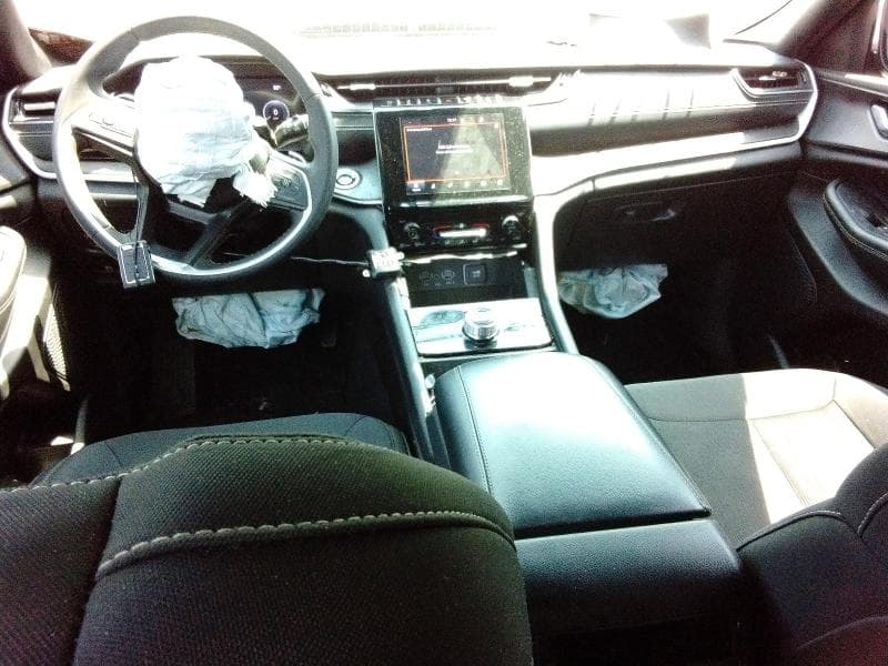 2024 JEEP GRAND CHEROKEE LAREDO 8