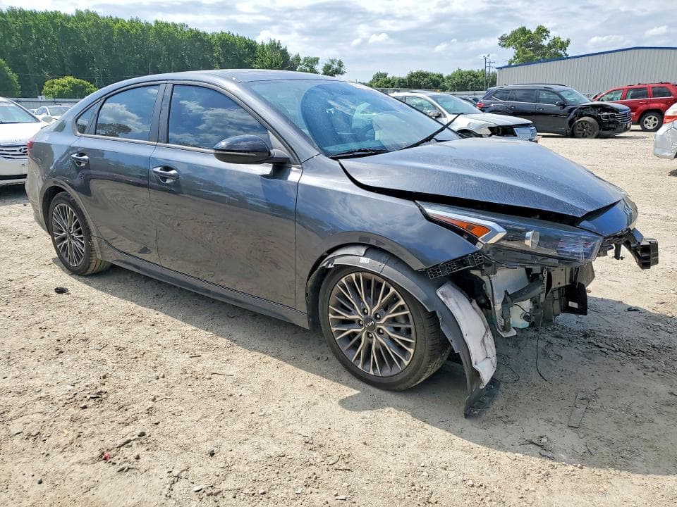 2023 KIA FORTE GT LINE 4