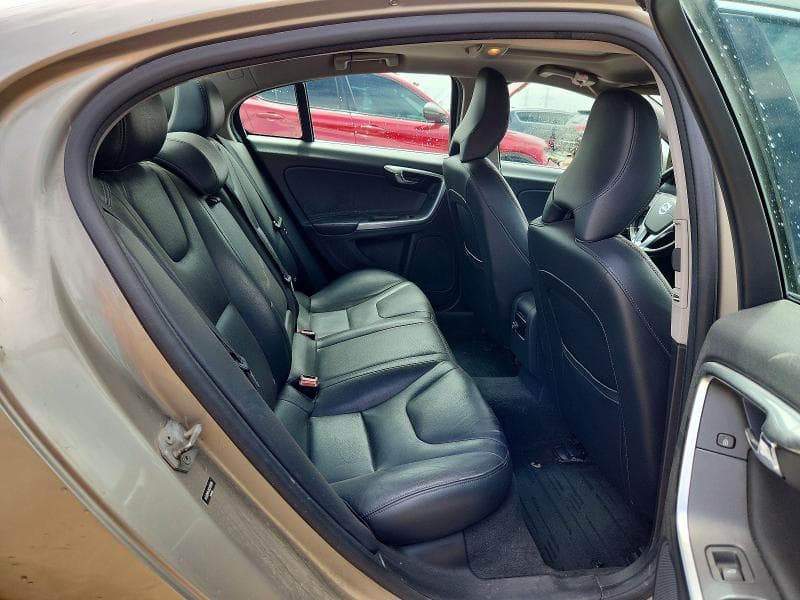 2016 VOLVO S60 PREMIER 10