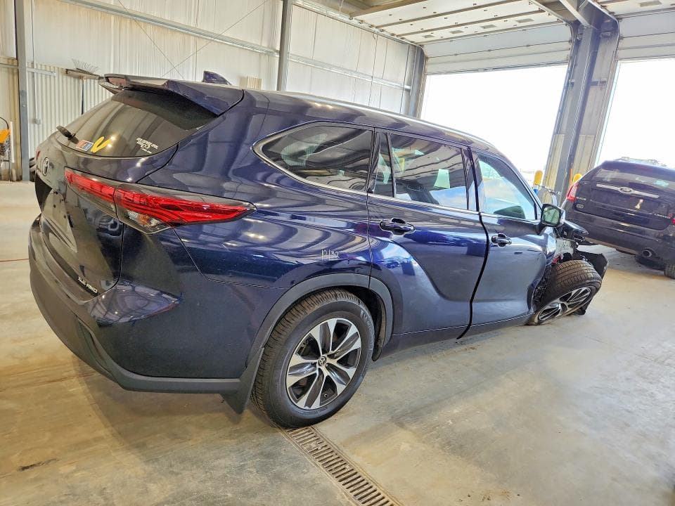 2020 TOYOTA HIGHLANDER XLE XLE 3