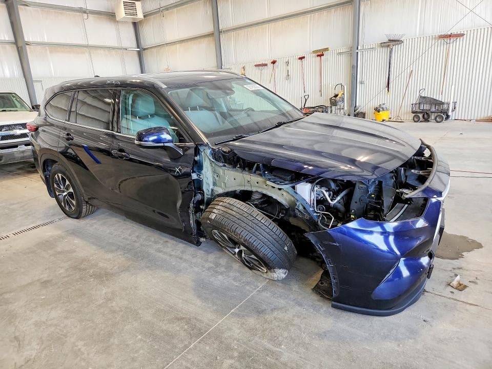 2020 TOYOTA HIGHLANDER XLE XLE 4