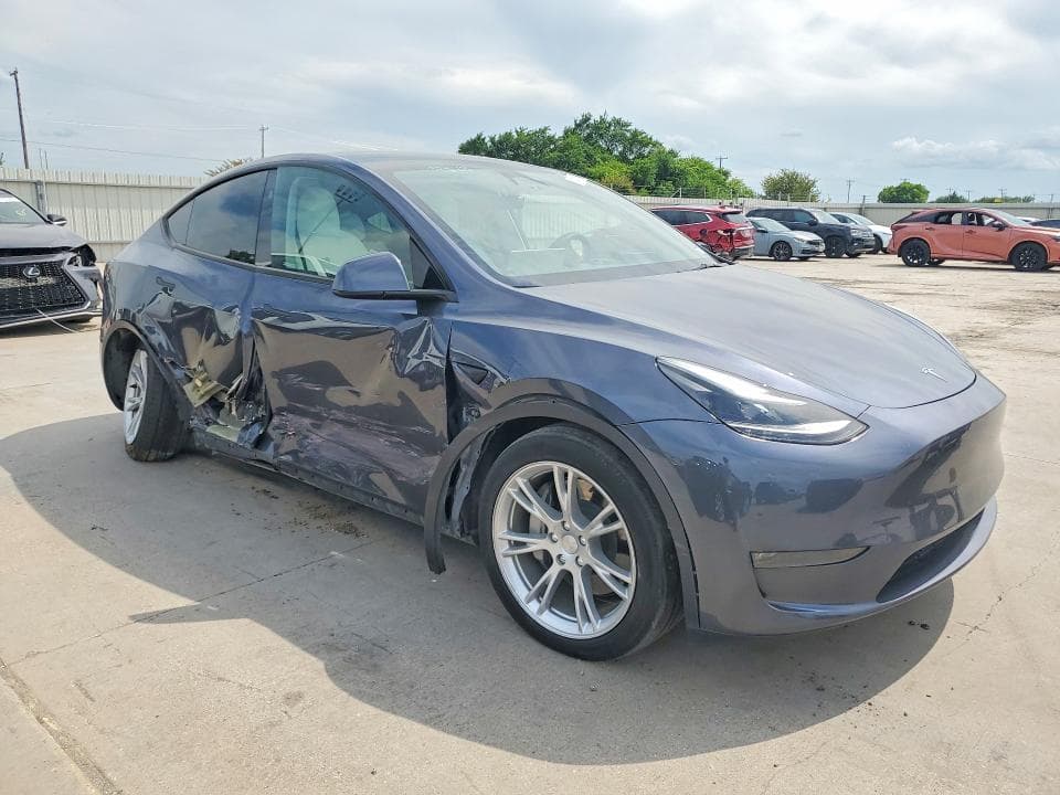 2023 TESLA MODEL Y 4