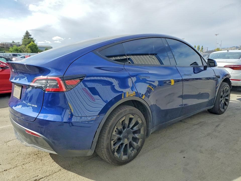 2024 TESLA MODEL Y 3