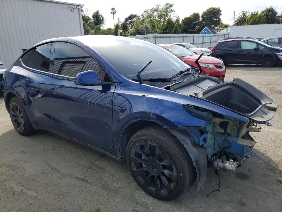 2024 TESLA MODEL Y 4