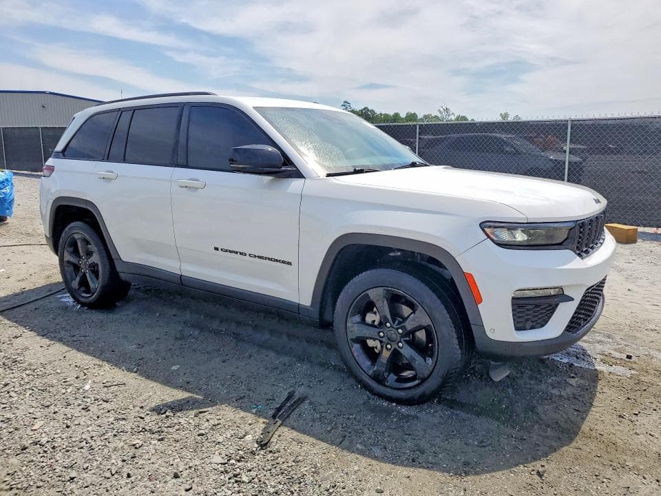 2023 JEEP GRAND CHEROKEE LIMITED 4