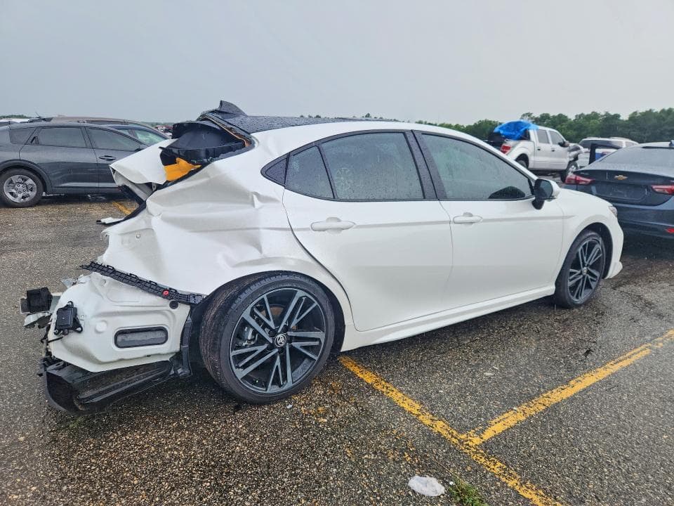 2026 TOYOTA CAMRY XSE 3