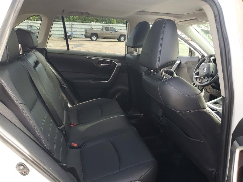 2025 TOYOTA RAV4 XLE PREMIUM 11