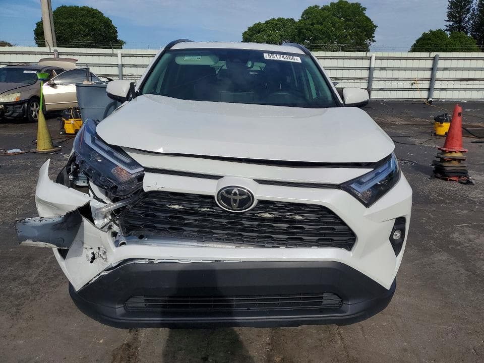 2025 TOYOTA RAV4 XLE PREMIUM 5