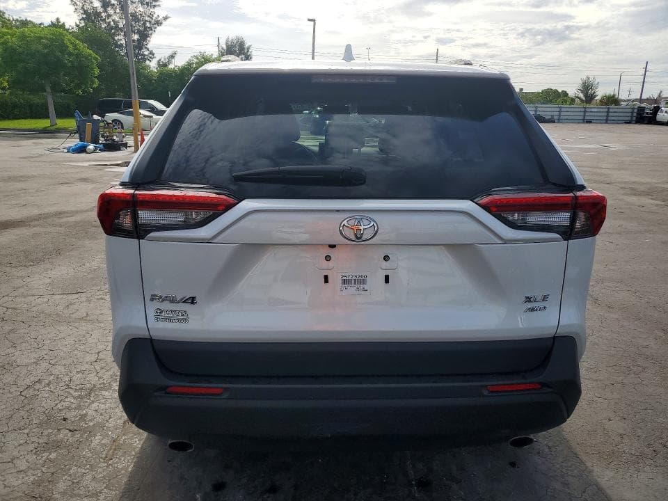 2025 TOYOTA RAV4 XLE PREMIUM 6