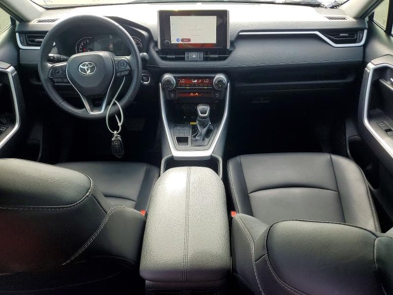 2025 TOYOTA RAV4 XLE PREMIUM 8