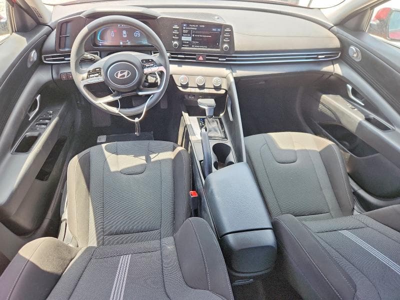 2025 HYUNDAI ELANTRA SE SE 8