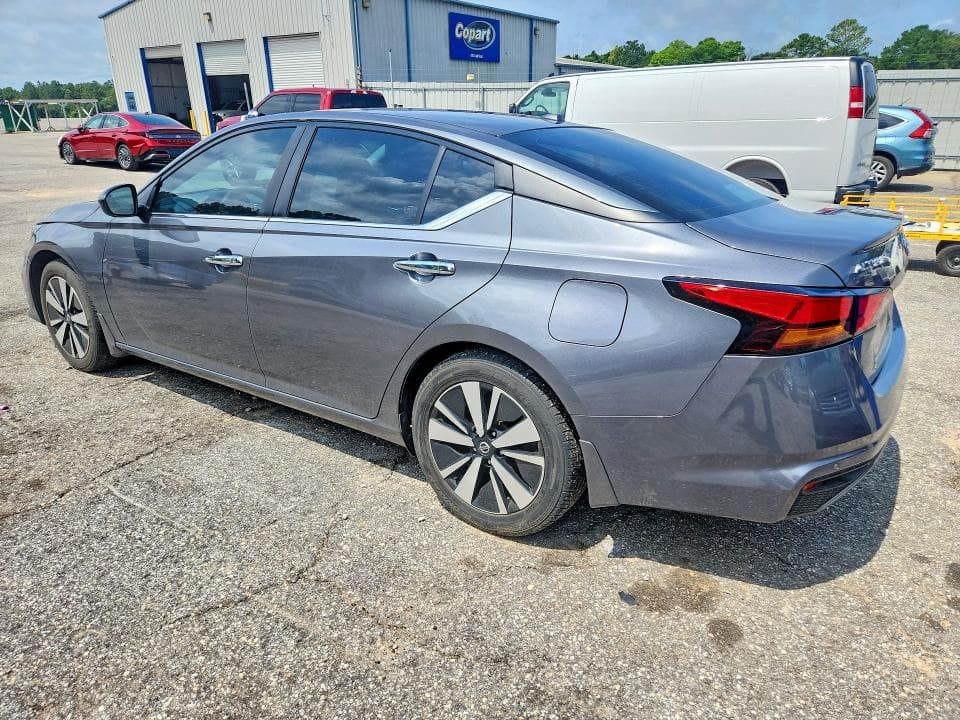 2022 NISSAN ALTIMA SV 2