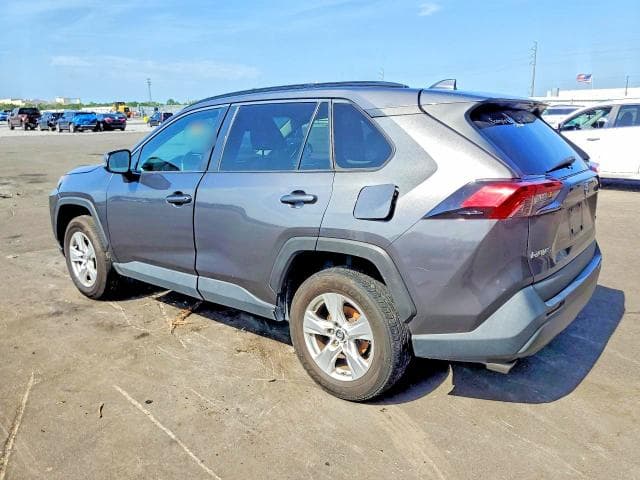 2019 TOYOTA RAV4 XLE 2