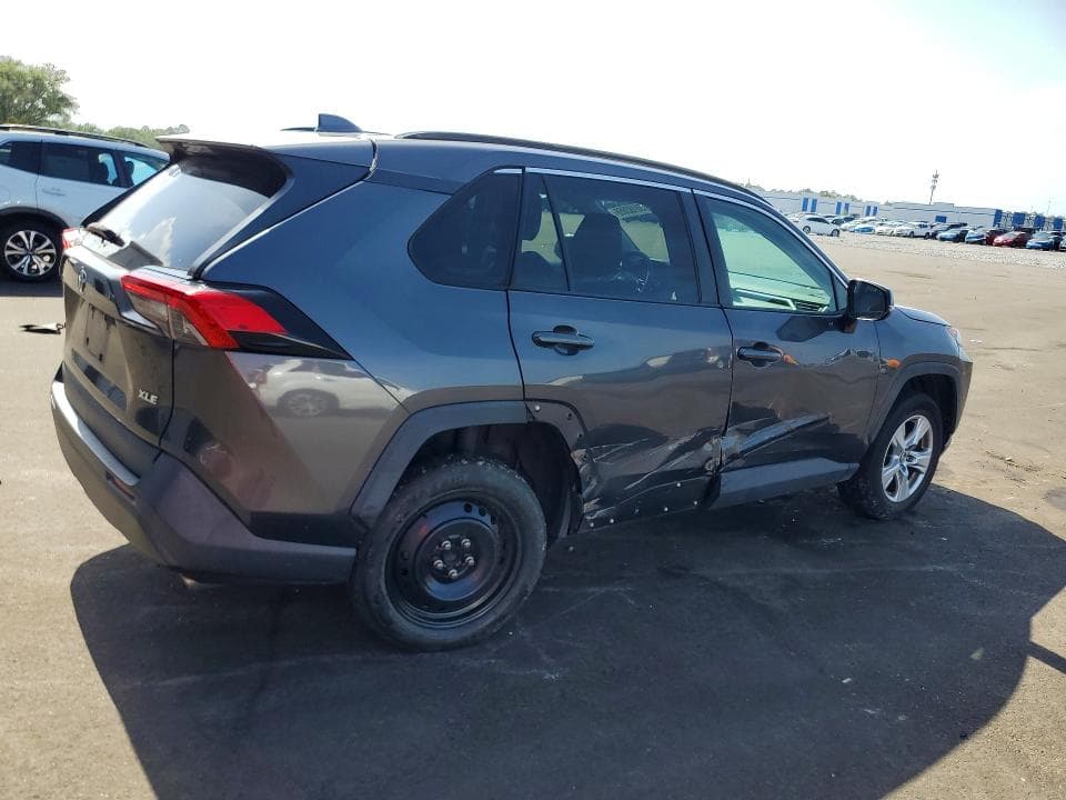 2019 TOYOTA RAV4 XLE 3