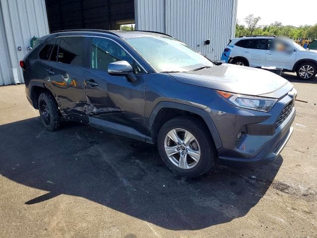 2019 TOYOTA RAV4 XLE 4