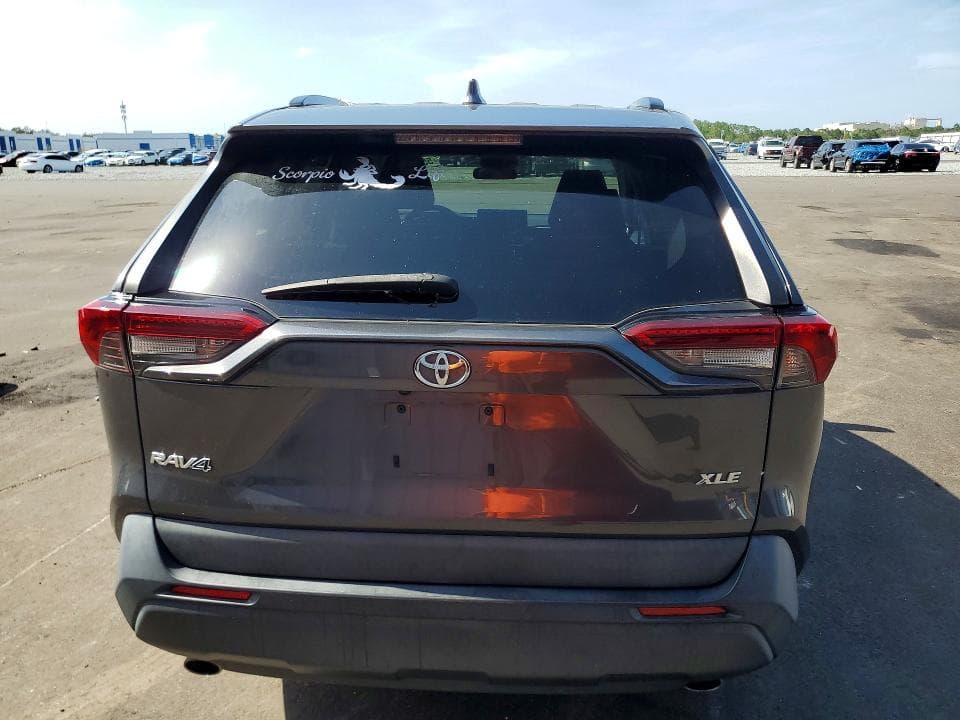 2019 TOYOTA RAV4 XLE 6