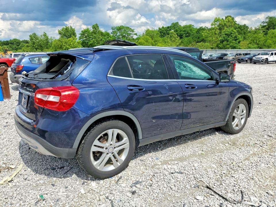 2017 MERCEDES-BENZ GLA 250 4MATIC 3