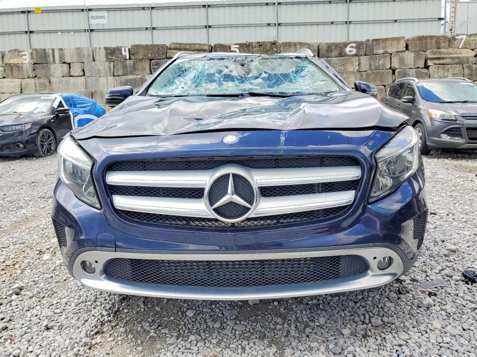 2017 MERCEDES-BENZ GLA 250 4MATIC 5