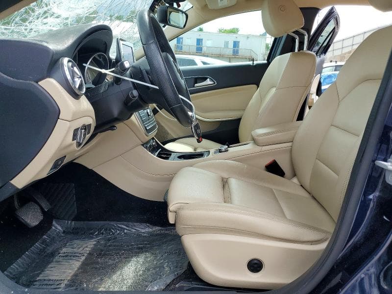 2017 MERCEDES-BENZ GLA 250 4MATIC 7