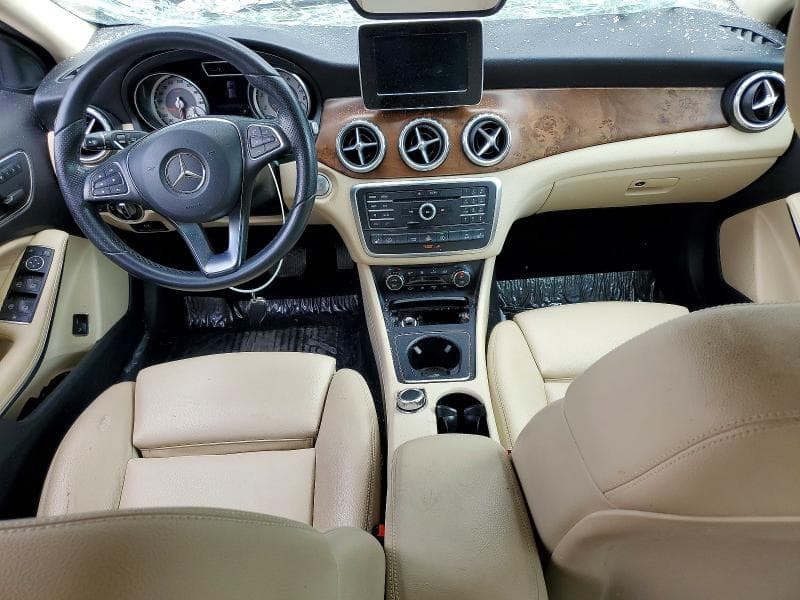 2017 MERCEDES-BENZ GLA 250 4MATIC 8