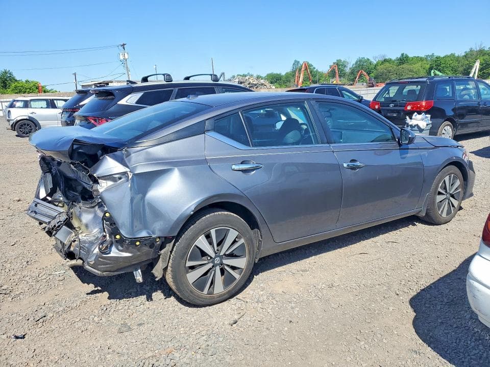 2022 NISSAN ALTIMA SV 3
