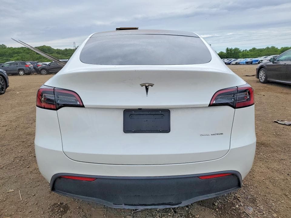 2023 TESLA MODEL Y 6
