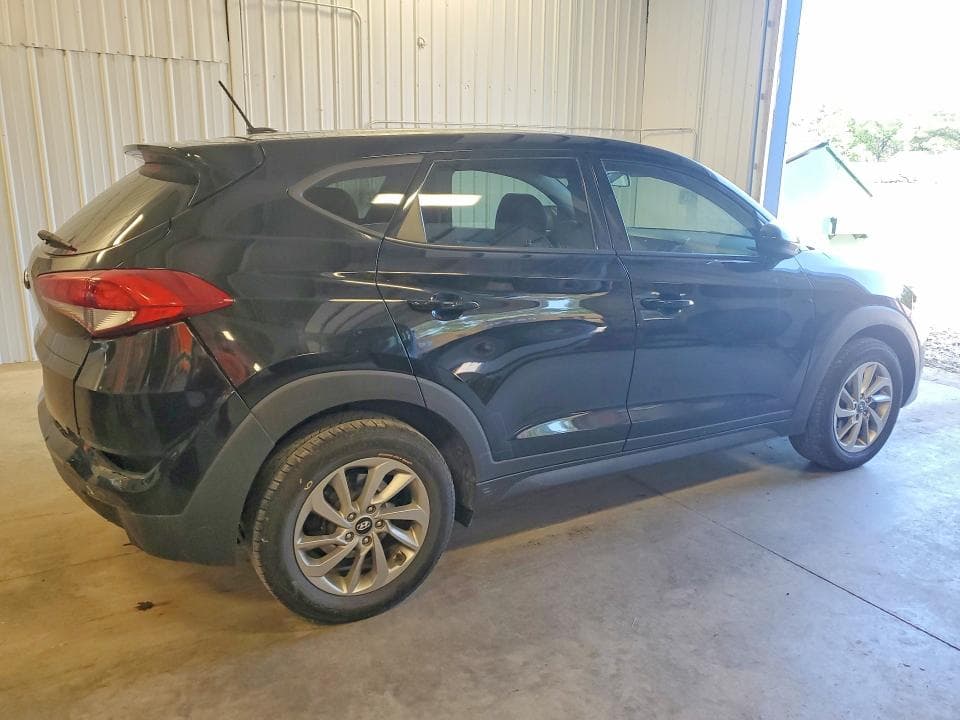 2017 HYUNDAI TUCSON SE 3