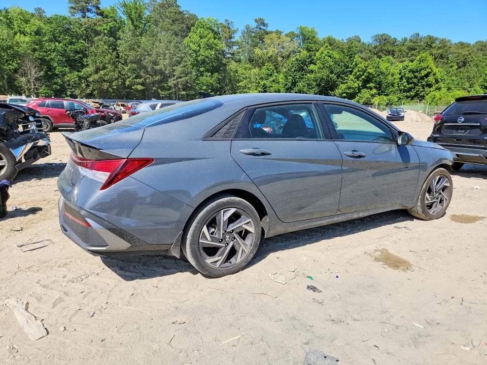 2025 HYUNDAI ELANTRA SEL SPORT 3