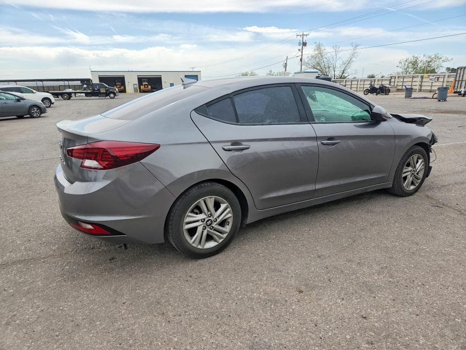 2020 HYUNDAI ELANTRA SEL 3
