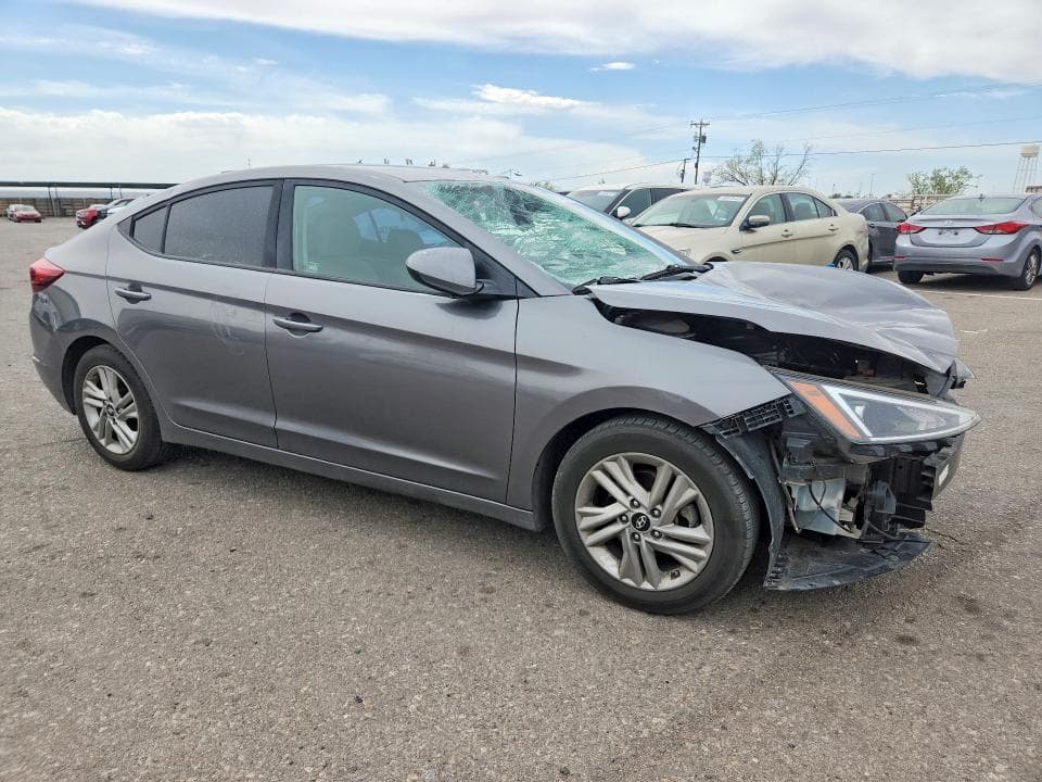 2020 HYUNDAI ELANTRA SEL 4