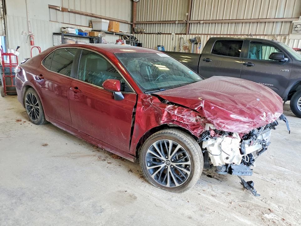2018 TOYOTA CAMRY 4