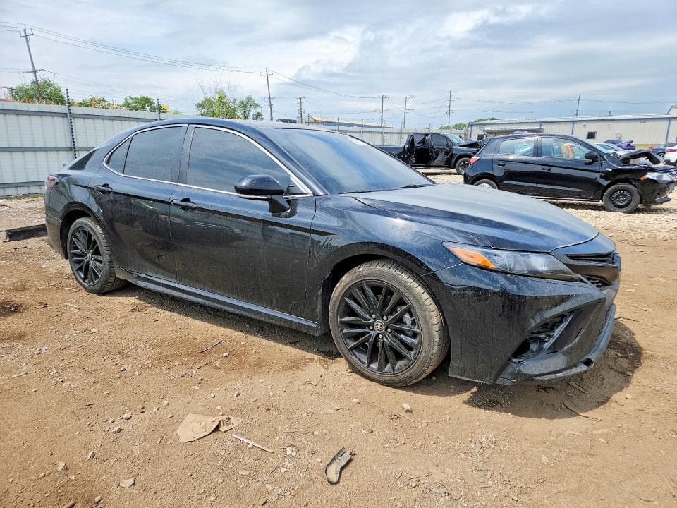 2022 TOYOTA CAMRY SE SE 4