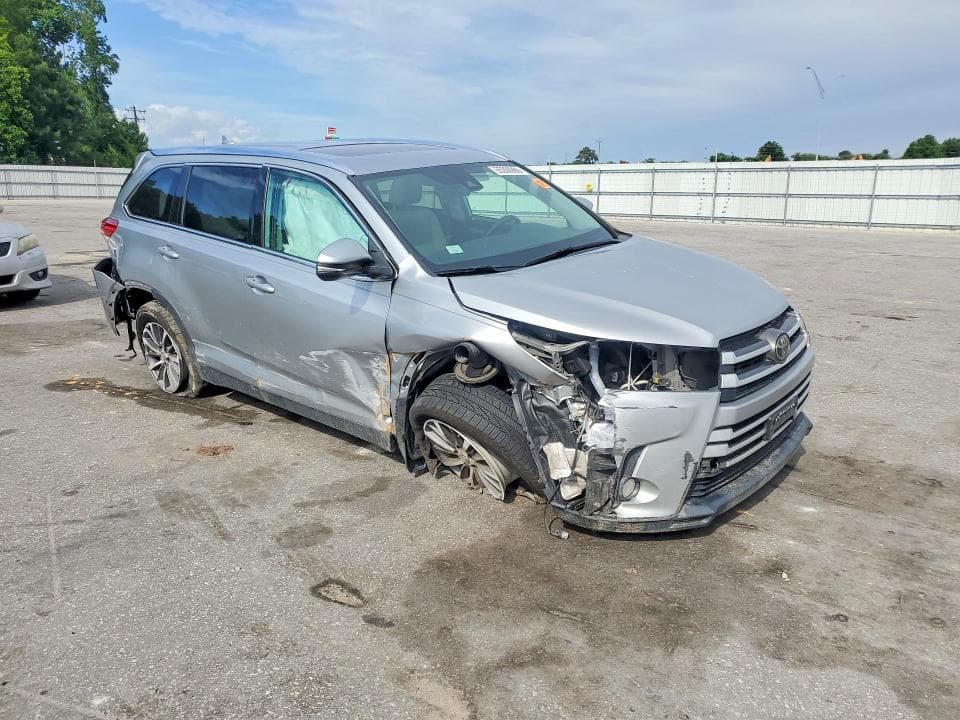 2019 TOYOTA HIGHLANDER XLE XLE 4