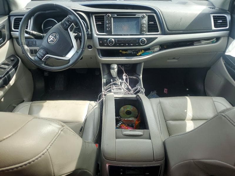 2019 TOYOTA HIGHLANDER XLE XLE 8