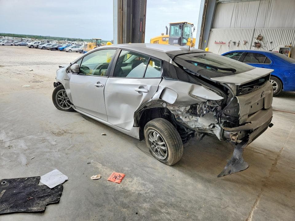 2017 TOYOTA PRIUS TWO 2
