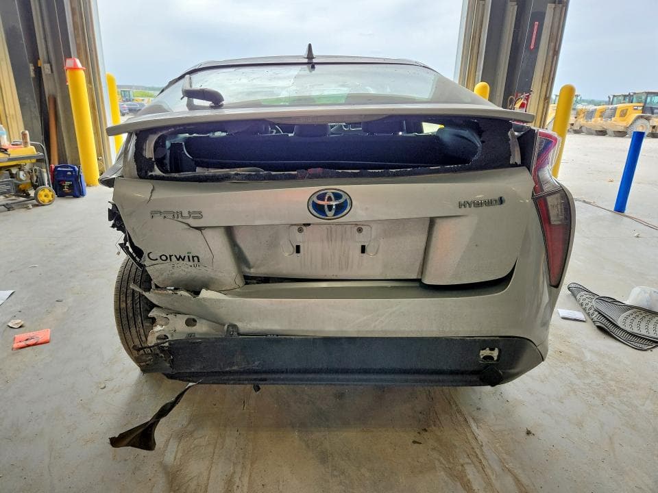 2017 TOYOTA PRIUS TWO 6