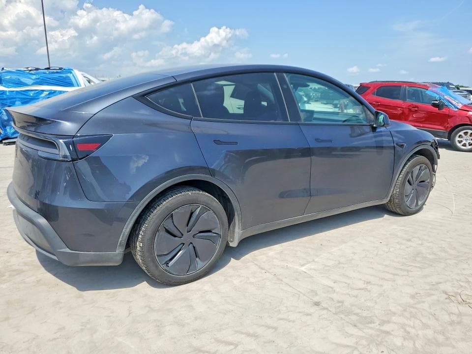 2026 TESLA MODEL Y 3