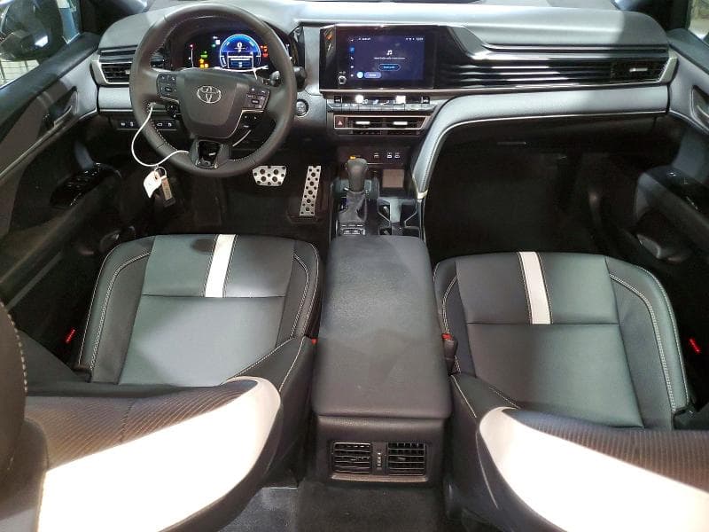 2026 TOYOTA CAMRY SE SE 8