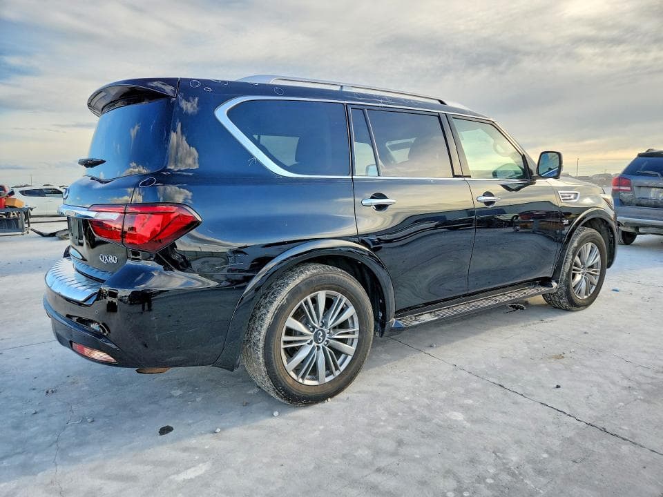 2019 INFINITI QX80 LUXE 3