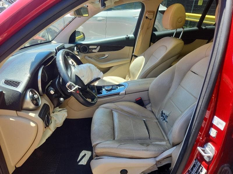 2019 MERCEDES-BENZ GLC 300 4MATIC 7