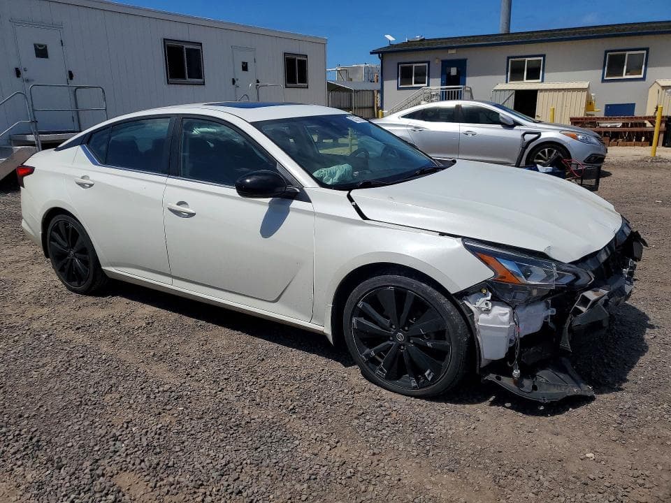 2022 NISSAN ALTIMA SR 4