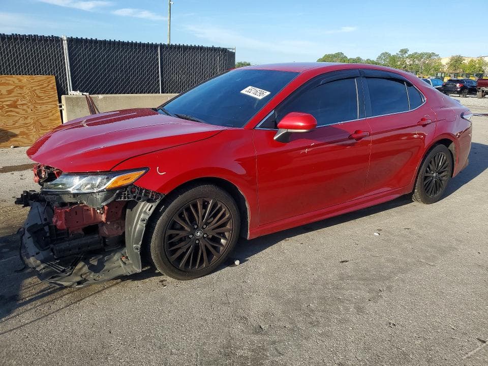 2019 TOYOTA CAMRY SE - 1
