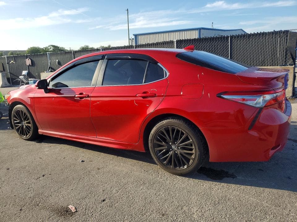 2019 TOYOTA CAMRY SE 2