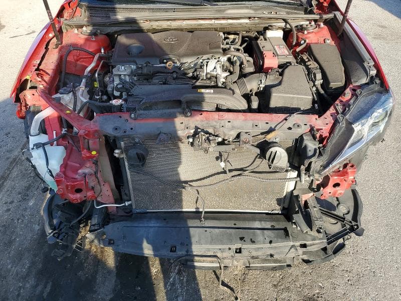 2019 TOYOTA CAMRY SE 11