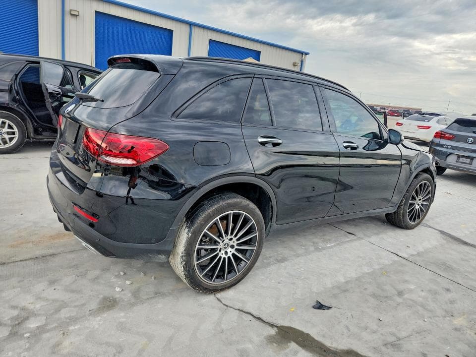 2021 MERCEDES-BENZ GLC 300 3